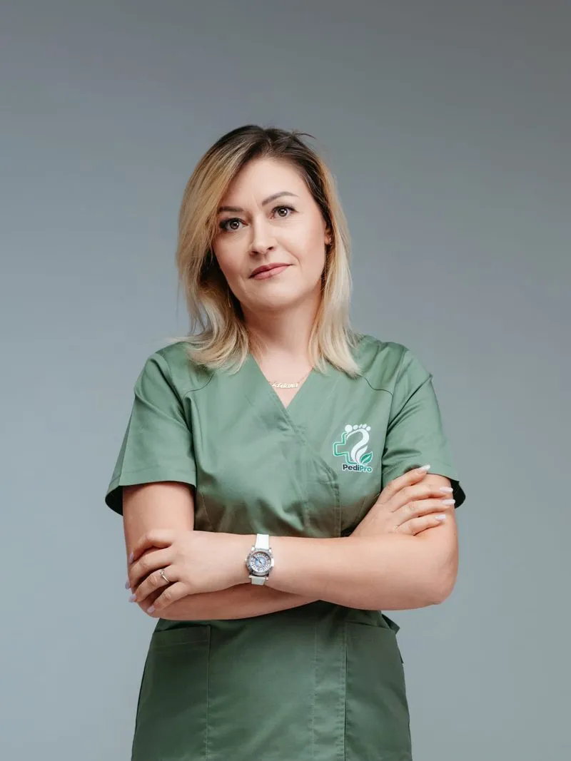 Anca Adriana Hurduc, stilist protezist de unghii