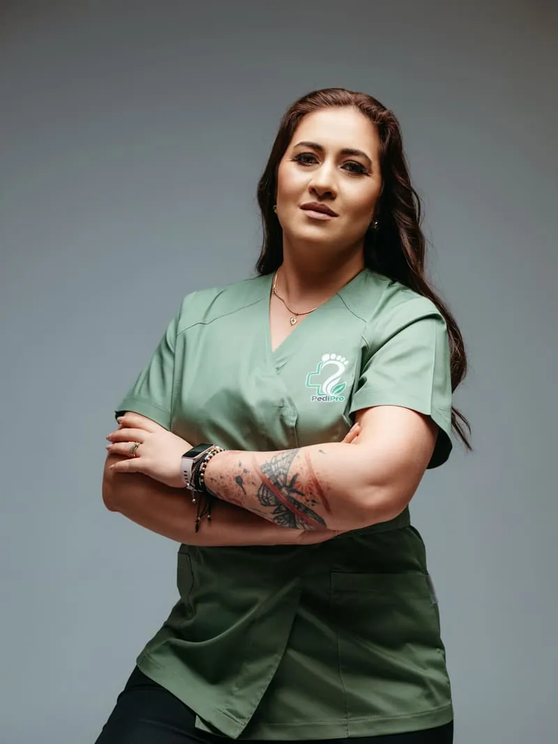 Morena Alexandrov, specialist pedichiură complexă și estetică